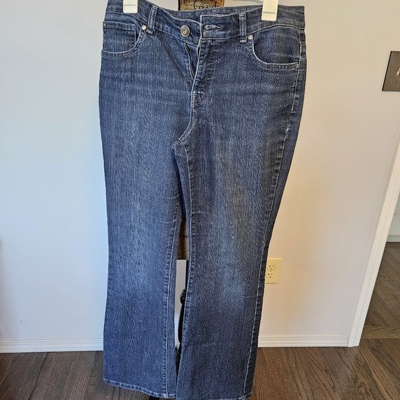 Bandolino Jeans Size 6 Missy EUC - Picture 1 of 7
